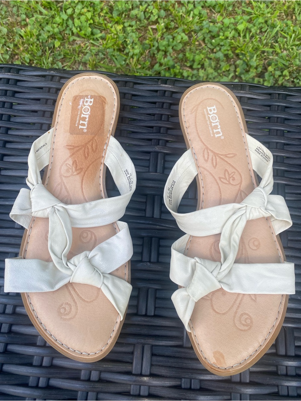Beige leather sandal  size 10
